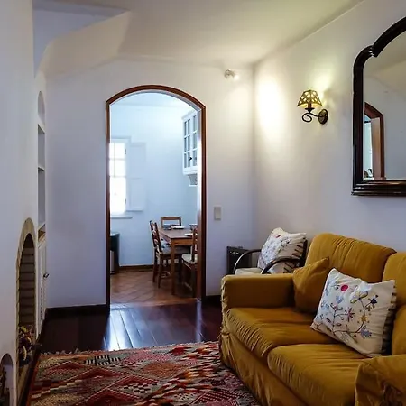 Vila The Yellow House